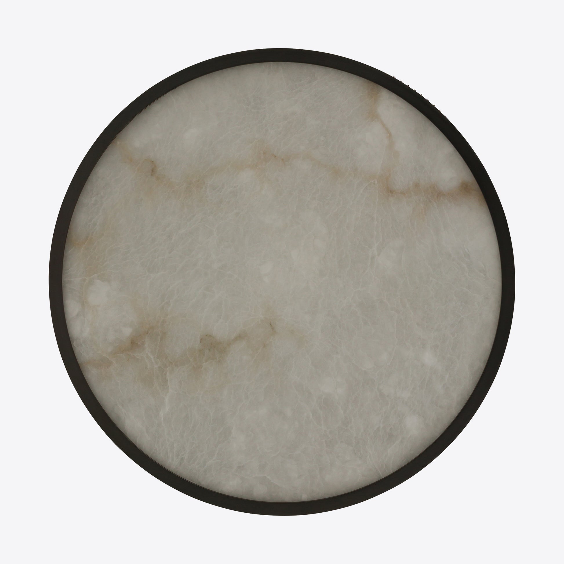 Luxury alabaster pendant light with brushed brass frame and chain suspension