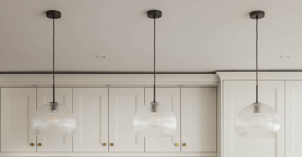 Large ribbed glass pendant