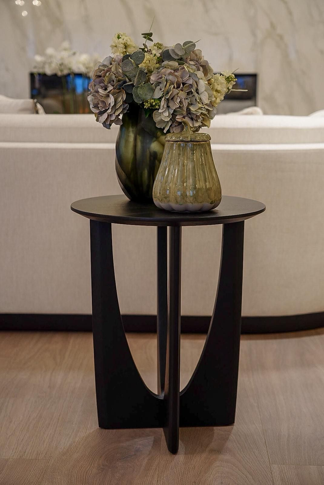 Vero Black Sidetable 