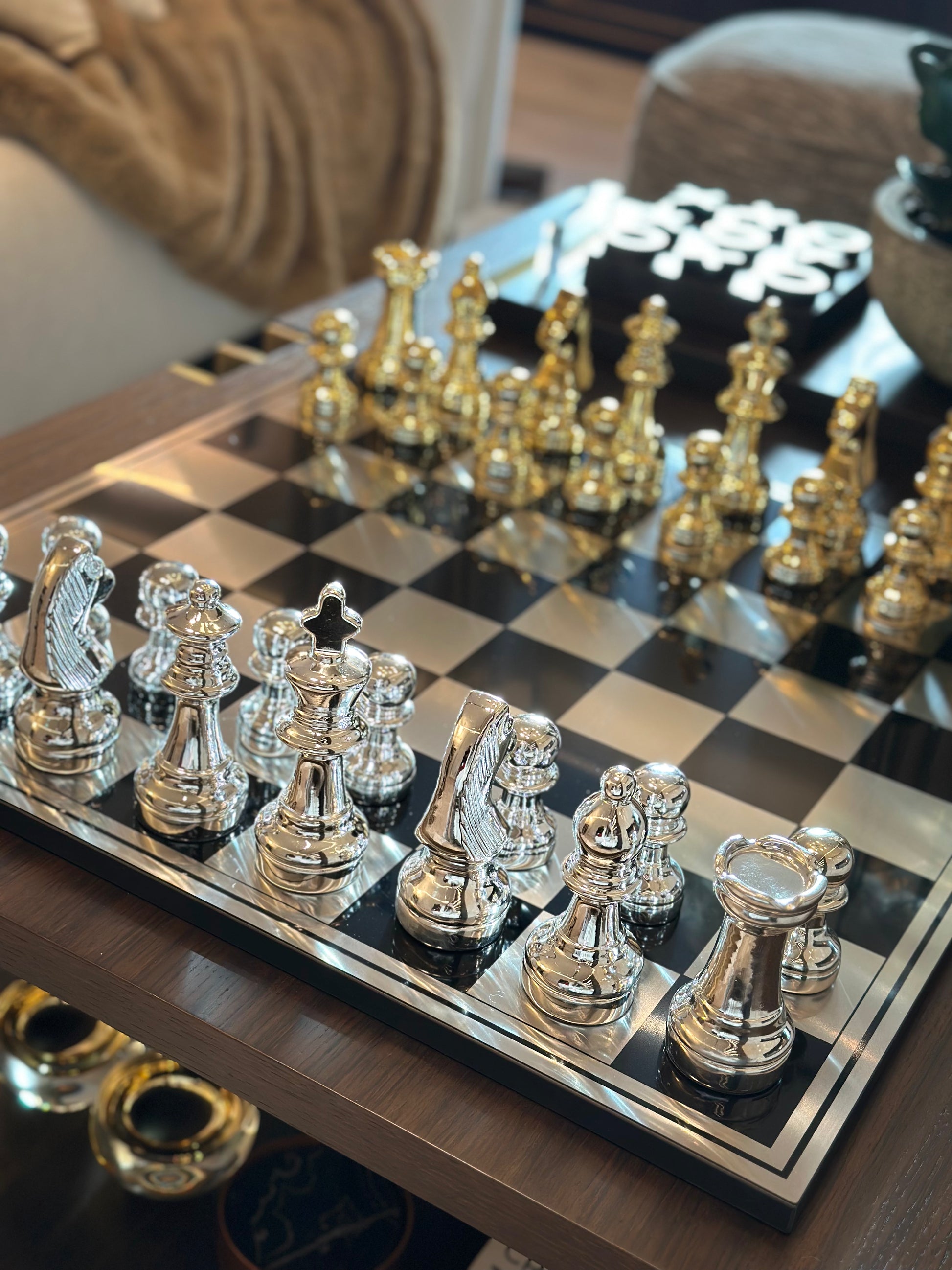 Oversized chess set